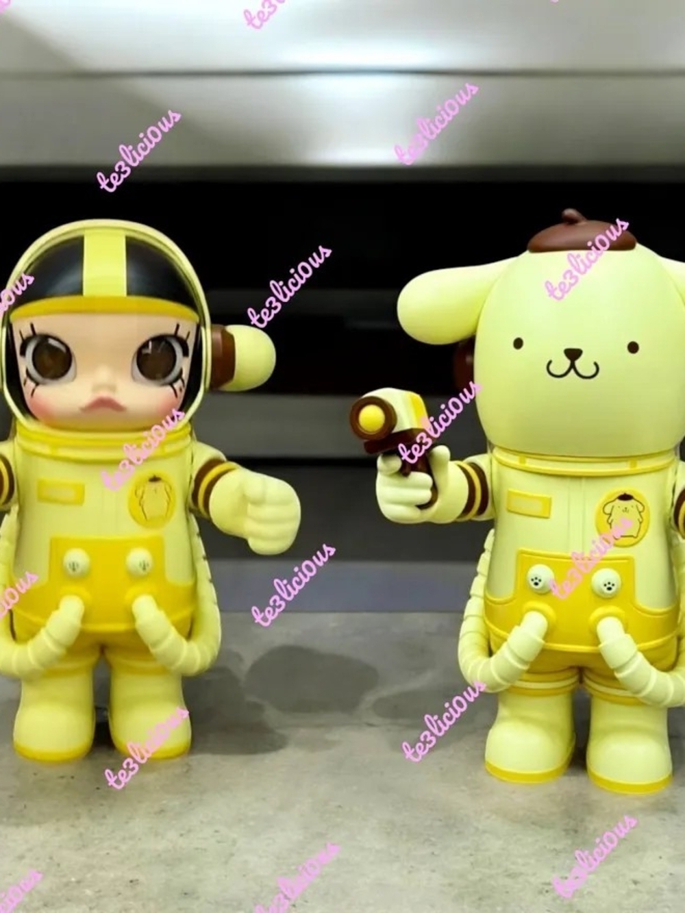 Pop Mart MEGA Space Molly 400% Pompompurin from the Sanrio Characters Series